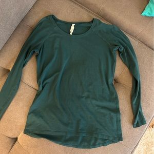 Lululemon long sleeve top size 4 EUC